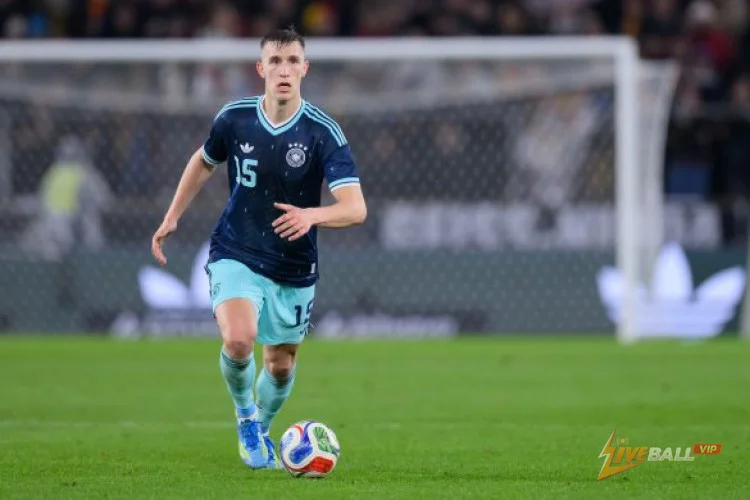 Nico Schlotterbeck ของ Borussia Dortmund ดึงดูดความสนใจจาก Liverpool และ Manchester United