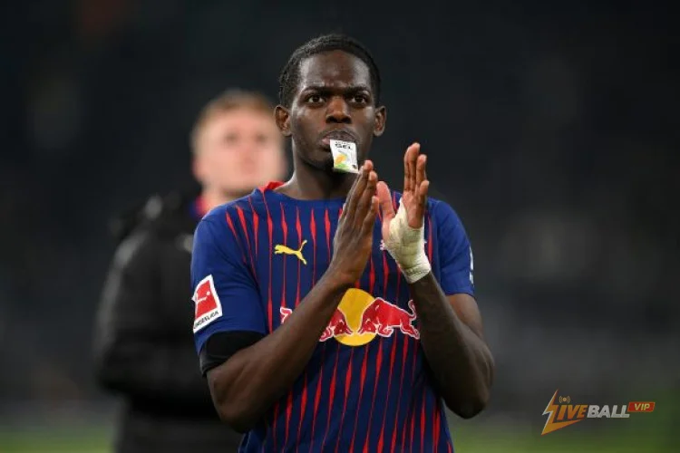 RB Leipzig ยินดีที่จะเจรจาข้อตกลงภายใต้เงื่อนไขการปล่อยตัวของ Castello Lukeba ท่ามกลางความสนใจของ Arsenal