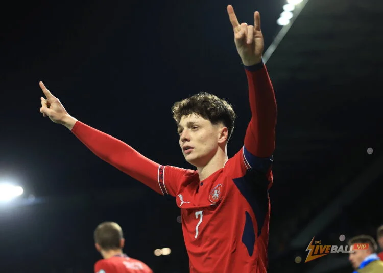 ลีดส์ ยูไนเต็ด พร้อมจ่าย 26 ล้านปอนด์ เพื่อเซ็นสัญญากับลาดิสลาฟ เครย์ชี