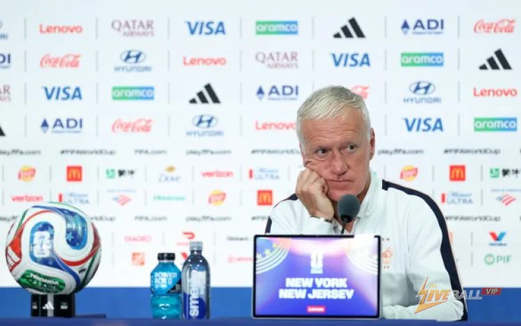 ‘มันไม่เปลี่ยนแปลงอะไร’ – ดิดิเยร์ เดส์ชองส์ ตอบสนองต่อฟีฟ่าที่ปฏิเสธคำร้องของฝรั่งเศสในการใส่แขนเสื้อสีดำ