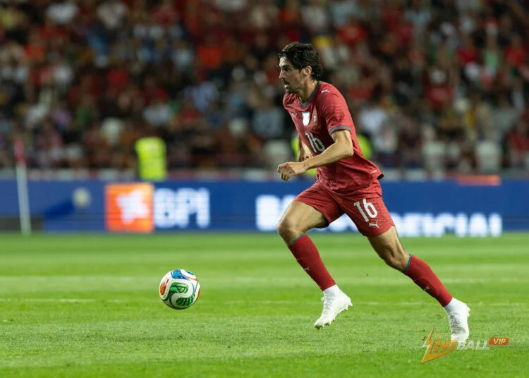 ฟรานซิสโก้ ทรินเกา ยังคงต้องการเซ็นสัญญากับแมนเชสเตอร์ ซิตี้ และท็อตแน่ม ฮ็อทสเปอร์ แม้จะมีข่าวเชื่อมโยงกับอัล-อาห์ลี