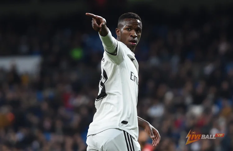 PSG แข่งขันกับอาร์เซนอลในเรื่องของวินิซิอุส จูเนียร์, ลิเวอร์พูลถูกสอบถาม