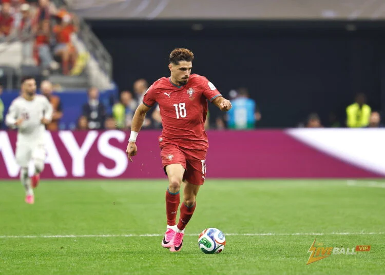 เชลซีเรียกร้องเงินเกือบ 100 ล้านปอนด์เพื่อขายเปโดร เนโต้