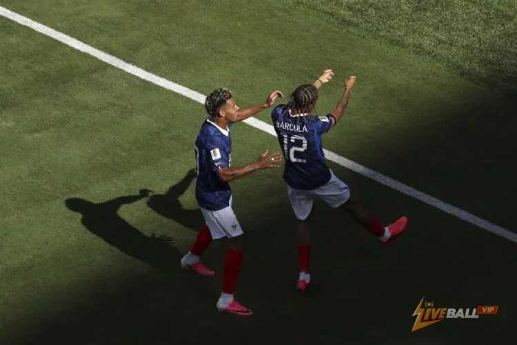 ดีเซียร์ ดูเอ้ ของ PSG และ แบรดลีย์ บาร์โคล่า ของลิเวอร์พูล ถูกตัดออกจากรายชื่อผู้เข้าชิงบัลลงดอร์