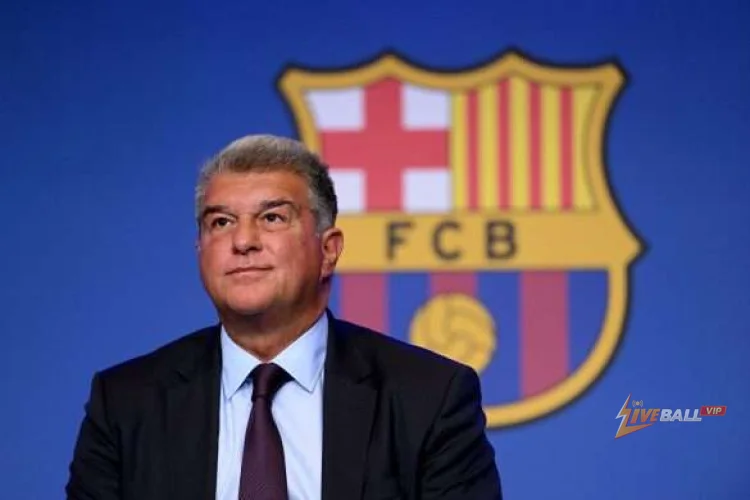 Man United youngster arrives for talks with Barcelona