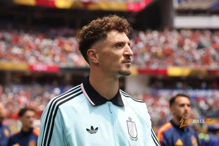Sunderland defender misses out as Mark van Bommel announces first Belgium squad