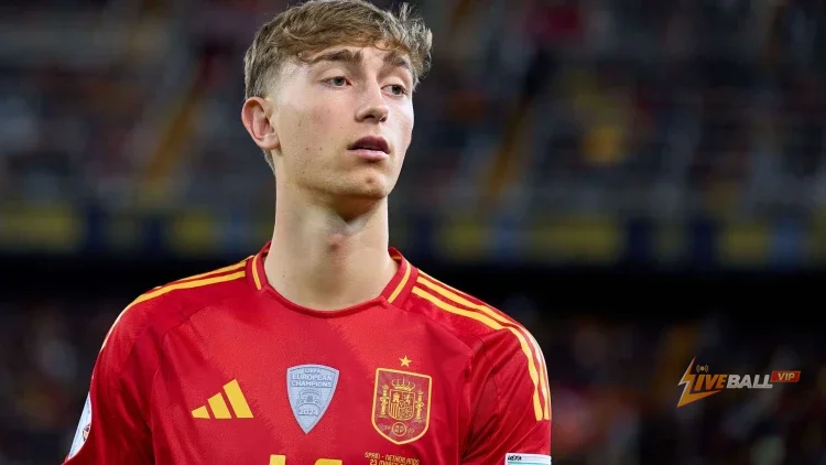 Huijsen earns Spain recall as Cucurella keeps starting role