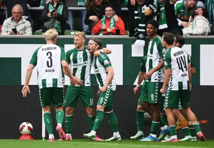Three things we learnt from Bundesliga Matchday 4 – Things get worse for Gladbach, Mitchell Weiser’s comeback story, and Hamburg are on the board